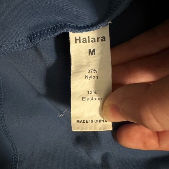 Halara Backless Tanktop - Picture 3 of 5